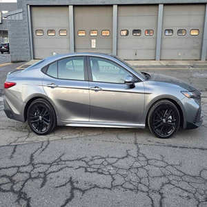 Toyota Camry 2025 en parfait état - Product Image 3