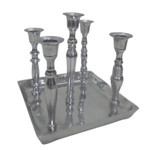 Plaque carrée avec 5 bougeoirs avec bougeoir antique en aluminium nickelé centres de table de mariage décoration chandelier en fer - Product Image 1