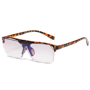 Nouveau Style Père Flip Up Lunettes <span class=keywords><strong>De</strong></span> Lecture Distance Commutable <span class=keywords><strong>Et</strong></span> Vision <span class=keywords><strong>De</strong></span> <span class=keywords><strong>Près</strong></span> Pratique Parasol Lunettes <span class=keywords><strong>De</strong></span> Lecture En Gros - Product Image 3