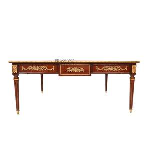 Bureau de direction en bois antique de luxe avec incrustations en laiton doré orné et pieds cannelés élégants pour la décoration de bureau à domicile - Product Image 1