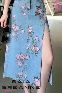 Falda midi vaquera de mujer con bordado floral, cintura alta, corte lápiz con abertura, estilo casual de verano, tela de algodón lavado a la piedra - Product Image 3
