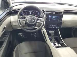 Tucson SEL 2024, Tracción en las Cuatro Ruedas, Caja de Cambios Automática, Cámara Trasera, Motor Inteligente, Portaequipajes de Aluminio, Volante a la Izquierda, Tapicería de Cuero - Product Image 5