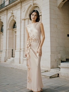 Best-seller Robe mi-longue dos nu en soie à Iéna pour femmes ODM Services Made in Vietnam for Wedding - Product Image 2