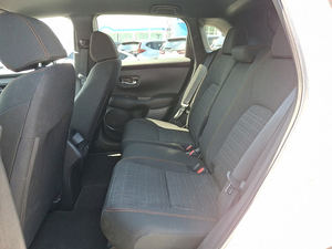 Clean White 2024 Honda HR V Sport-B AWD usado con asiento de tela arranque remoto Bluetooth Android Auto Sunroof asientos con calefacción - Product Image 5