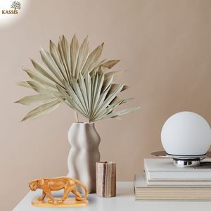 Escultura de Puma Tallada a Mano en Madera de Olivo, 30 cm, Figura de Pantera de Madera Hecha a Mano en Belén - Product Image 6