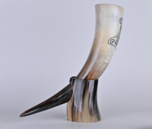 Cuerno vikingo de alta demanda con grabado tallado ecológico Pulido Soporte de la mejor calidad Muy popular - Product Image 4