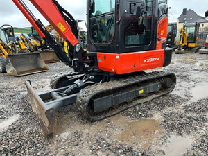 Mini-excavatrice Kubota KX037-4, excavatrice compacte sur chenilles avec godet pour la construction, l'agriculture et l'aménagement paysager - Product Image 3