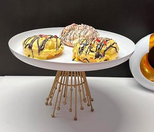 Soporte de pastel de metal con un atractivo color único, decoración del hogar, exhibición de postres, perfecto para bodas y celebraciones - Product Image 1