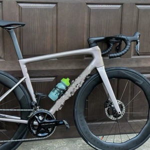 คุณภาพสำหรับจักรยานเสือหมอบรุ่นใหม่ปี 2025 Tarmac SL8 Pro (สีขาวเมทัลลิกเงาคาร์บอน) ขนาด 52 ซม. (Ultegra Di2)1 ประสิทธิภาพสูง - Product Image 4