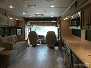 Nouveaux camping-cars T-i-f-f-i-n Byway 38CL 2025 prêts à la vente, prêts à être expédiés - Product Image 3