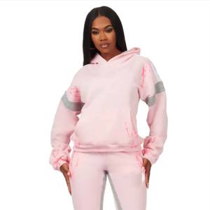 Survêtement empilé élégant pour femmes fabriqué sur mesure par OEM-Idéal pour les vêtements de détente et les vêtements de sport - Product Image 1