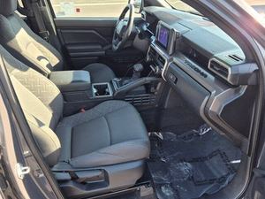 OFFRE EXCEPTIONNELLE VENTE AUX ENTIÈREMENTS 2024 Toyota Tacoma SR5 Double Cab RWD Pick-up 4X2 Véhicule Tout-Terrain - Product Image 5