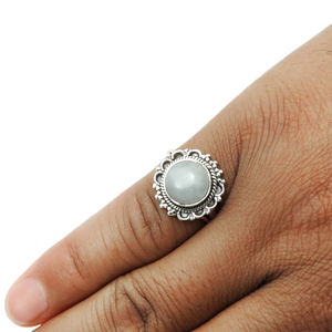 Aspecto elegante 925 Plata de ley Aguamarina natural Piedra preciosa Forma redonda Anillo elegante Marzo Piedra natal Joyería Proveedor al por mayor - Product Image 3