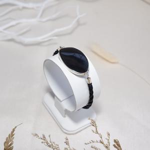 Pulsera de perlas de concha con diseño étnico único y elegante - Product Image 1