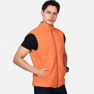 Gilet matelassé pour hommes Meilleure conception respirante Gilets matelassés légers en polyester/nylon Personnalisation OEM. - Product Image 2