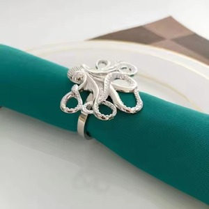 Servilletero de pulpo Accesorio único de Decoración de mesa inspirado en el mar para el hogar Comedor Boda y fiesta Elegante náutico y artístico - Product Image 6