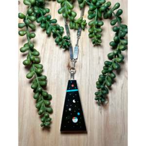 Collar Harold Smith Galaxy de Plata de Ley con Incrustaciones de Piedras Múltiples y Tecnología de Engaste en Bisel - Product Image 1
