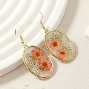 Elegantes pendientes de resina ecológicos para niñas, diseño personalizado, Pendientes colgantes de resina ligeros para uso diario, venta al por mayor - Product Image 5