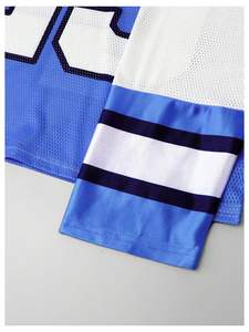 เสื้อฟุตบอลอเมริกันแบบขายส่ง คุณภาพเยี่ยม ตัดเย็บอย่างดี สำหรับทุกเพศทุกวัย สีสันปรับแต่งได้ ระบายอากาศได้ดี ผลิตจากโพลีเอสเตอร์ 100% ผ้าตาข่ายพิมพ์ลายแบบซับลิเมชั่น แขนสั้น - Product Image 6