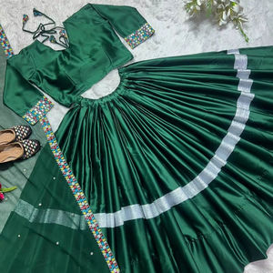 Antra Lifestyle - Hermoso Lehenga Choli de Seda India y Pakistaní, Estilo Tradicional, Atractivo Trabajo de Lentejuelas Verdes, para Invierno/Verano - Product Image 5