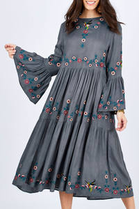 ชุดเดรสลำลองสำหรับผู้หญิงชุดเดรสยาวคอวีแขนยาวปักลายสไตล์หวานธรรมชาติรอบเอวยาวถึงพื้นสำหรับฤดูใบไม้ผลิ - Product Image 4