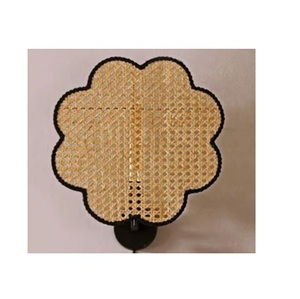 Vente en gros de lampes suspendues en rotin et en fer vintage fabriquées à la main de la collection Iqbal avec couleur et LED personnalisables - Product Image 1