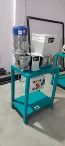 <b>Industrial</b> Plastic <b>Shredder</b> Machine V3 with Motor 440V 5kW for Recycled Plastic Waste Crushing - Product Image 4