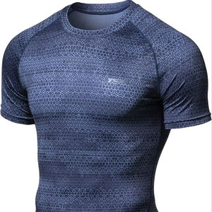Chemise de compression à séchage rapide UPF 50 + pour hommes, entraînement athlétique personnalisé, conception à manches courtes pour les sports nautiques - Product Image 1