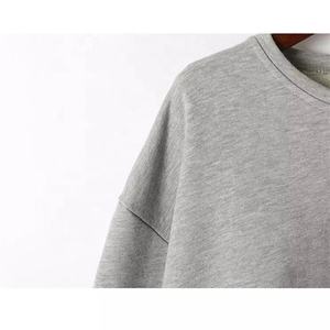 เสื้อสเวตเชิ้ตผู้หญิงสไตล์ลำลอง ผ้าฝ้าย 100% ทรงหลวม ไหล่ตก พร้อมโลโก้แบบกำหนดเองและหลากหลายสไตล์ - Product Image 4