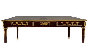 Mesa de Centro Rectangular de Lujo con Detalles Ornamentales en Latón Dorado y Acabado en Madera Elegante para Interiores Clásicos de Sala de Estar - Product Image 3