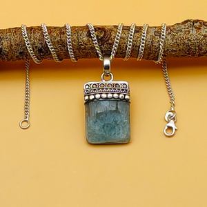 Venta al por mayor bohemio rectángulo amazonita piedra preciosa colgante de calidad superior hecho a mano collar tapa diseño bisel ajuste colgantes finos - Product Image 2