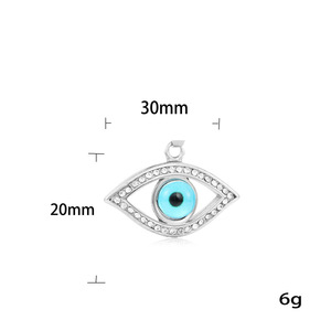 yunnique Collier œil en acier inoxydable pour femme, pendentif multi-diamants en acier titane, style punk rétro unique et tendance - Product Image 3