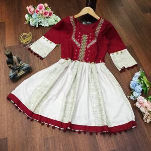 ความกลมกลืนของการออกแบบสีและเงาแบบดั้งเดิมที่ดูมีชีวิตชีวาสำหรับงานเลี้ยงรื่นเริง - Product Image 5