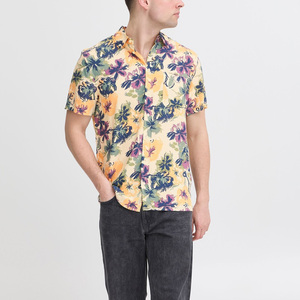 Camisas estampadas para hombre de estilo de vacaciones con mangas cortas bordado de etiqueta de logotipo personalizado y embalaje personal - Product Image 4