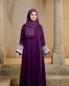 Abaya de luxe pour femmes, design perlé, longueur totale, modeste, avec broderie élégante de fils et de perles sur les manches pour l'Aïd - Product Image 3