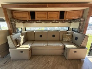 Proveedor Verificado de Autocaravana Usada Itasca SUNOVA 35G del 2016 en Venta - Product Image 3