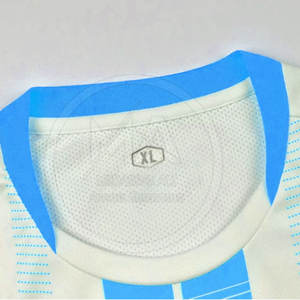 Uniforme de Fútbol Sublimado a Precio Económico, Nuevo Diseño con Logotipo Personalizado, 100% Poliéster, Secado Rápido y Transpirable para Hombre - Product Image 2