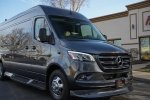 Fourgonnette utilitaire Mercedes-Benz Sprinter 3500XD à toit surélevé, certifiée propre et en bon état, modèle 2023, MIDWEST PASSAGE MD4 AWD 170 / I4 DIESEL - Product Image 6