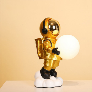 Lámpara de Mesa LED Creativa con Diseño de Astronauta, Escultura <span class=keywords><strong>Lunar</strong></span> de Resina para Habitación Infantil, Luz de Escritorio de Dibujos Animados para Bebés, Decoración Artística - Product Image 6