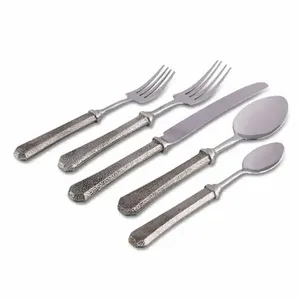 Juego de Cubiertos de Diseño con Aspecto Elegante, Perfecto para Regalo, Hogar, Cocina, Restaurante, Cafetería, Ocasiones Especiales, Juego de 4 Piezas - Product Image 4