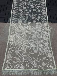 Collection exclusive de luxueux saris en soie brodée pour l'hiver disponibles pour les détaillants en gros et en ligne - Product Image 2