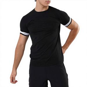 Achetez maintenant : T-shirt de sport respirant et extensible de qualité supérieure pour hommes, idéal pour l'entraînement et le fitness – Vêtements de sport OEM - Product Image 1