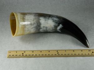 Corne à boire Viking Holiday Edition Un cadeau unique pour les célébrations d'inspiration nordique - Product Image 2