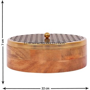 Boîte à roti en bois élégante avec couvercle décoratif en métal combinant fonctionnalité et attrait esthétique pour votre table à manger - Product Image 3