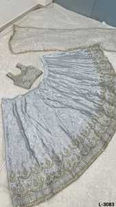 Lehenga de Seda Satén con Lentejuelas, Bordado Dori y Zari, Estilo Étnico Indio, para Bodas y Festivales, Lehenga Choli Pesada con Dupatta de Malla - Product Image 6
