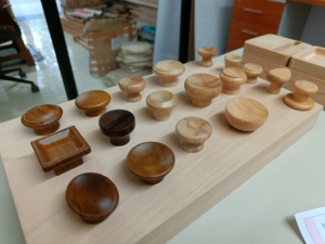 Poignée multifonctionnelle en bois pour armoires, commodes, cuisine, salle de bain, salons, chambres à coucher en plein air-Design traditionnel - Product Image 2