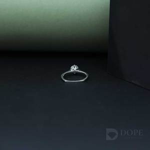 Bague de fiançailles unisexe Moissanite avec pierre de laboratoire en acier inoxydable plaqué or 18 carats au design exclusif pour toutes les occasions - Product Image 4