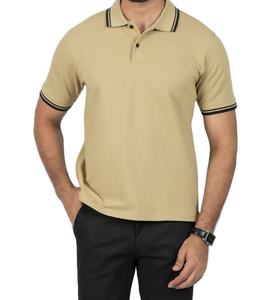 Fabrication de t-shirts polo de haute qualité polos de golf à manches courtes pour hommes vente en gros de polos unis avec logo personnalisé - Product Image 1