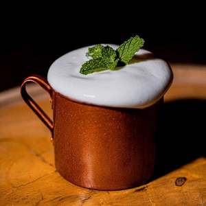 Taza de mula de cobre de estilo tradicional hecha con material de cobre puro, forro seguro, ideal para disfrutar de bebidas frías y cócteles - Product Image 4