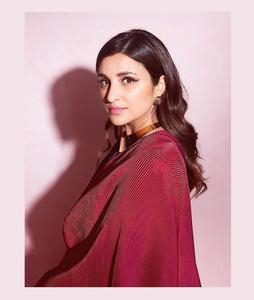 ชุดส่าหรีผ้าส่าหรีดีไซน์สวยสง่าสำหรับส่าหรีผ้าพรีเมียมแนวชนเผ่าสุดชิค - Product Image 1